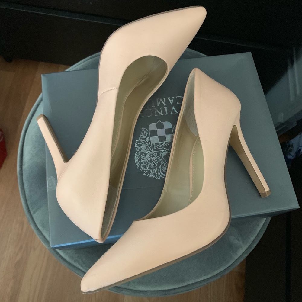 Pointy Pumps